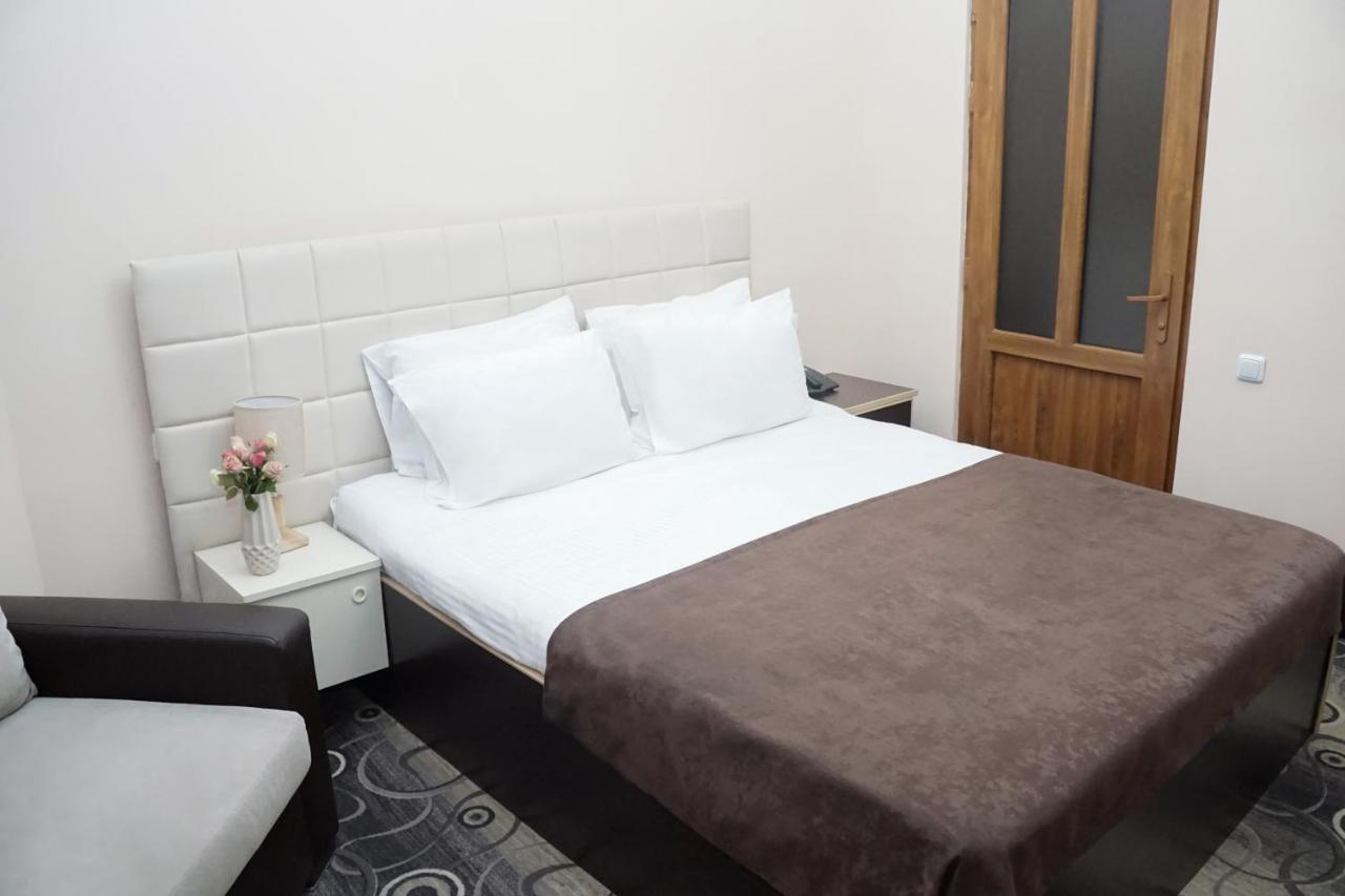 Hotel Nor Erivan Exterior foto
