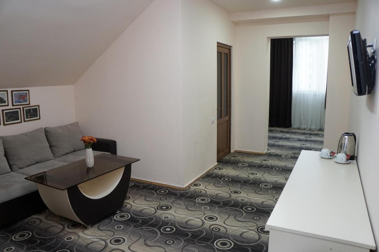 Hotel Nor Erivan Exterior foto